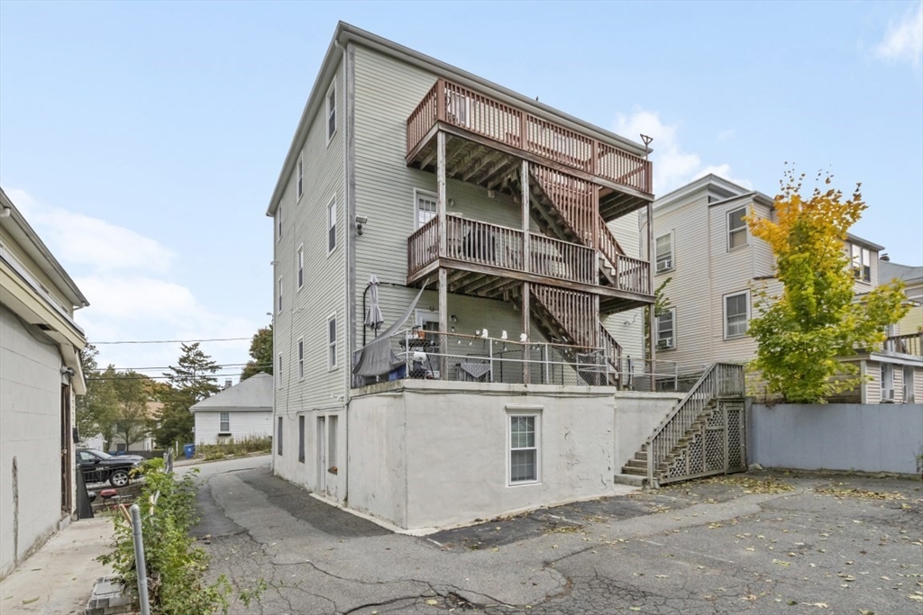 11 Columbia Rd, Wakefield