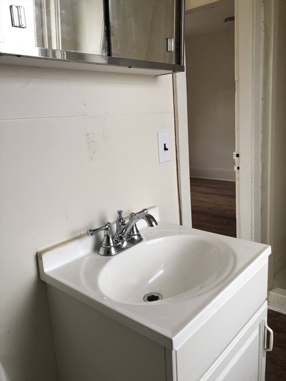 10-12 Maple St, Waltham