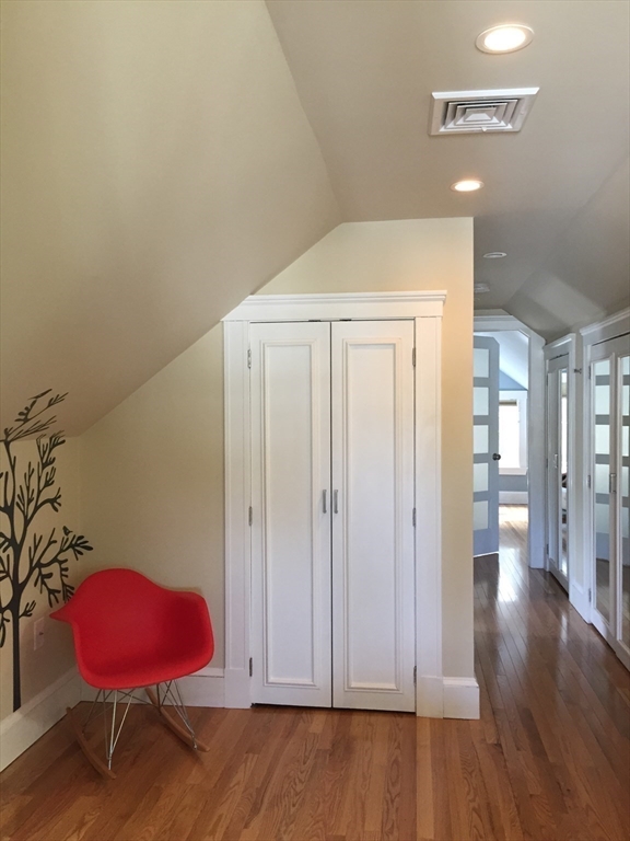 9 Irvington Rd, West Somerville