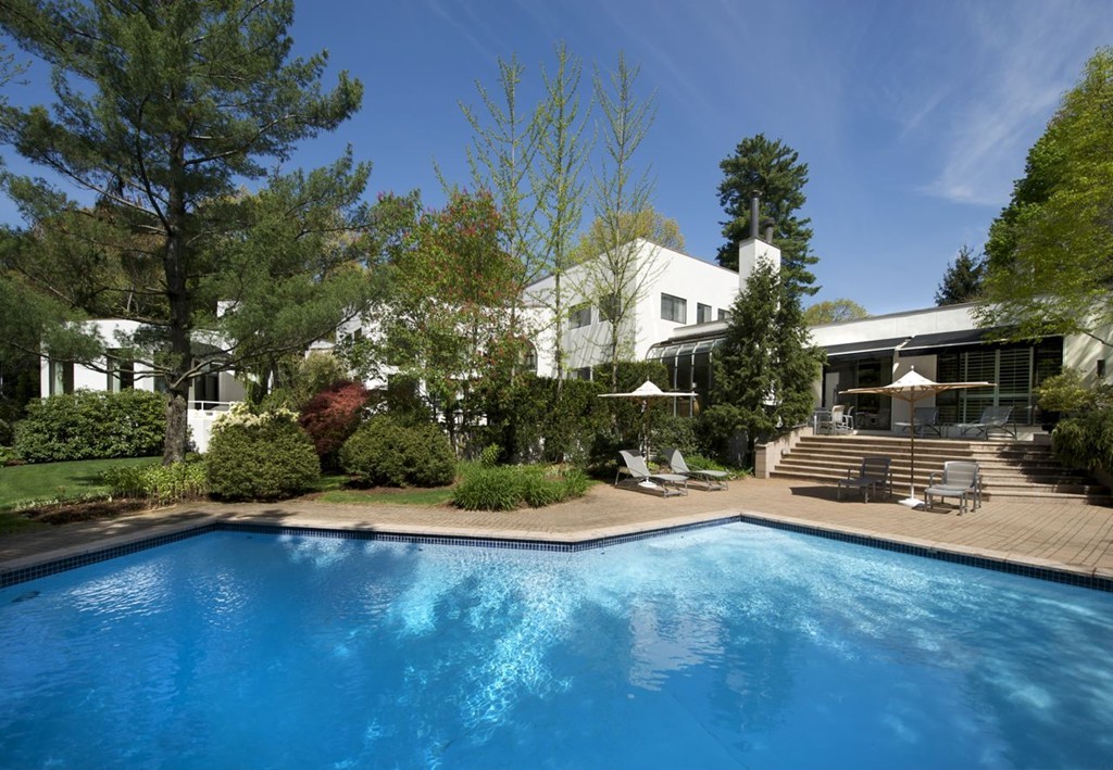 132 Yarmouth Rd, Brookline