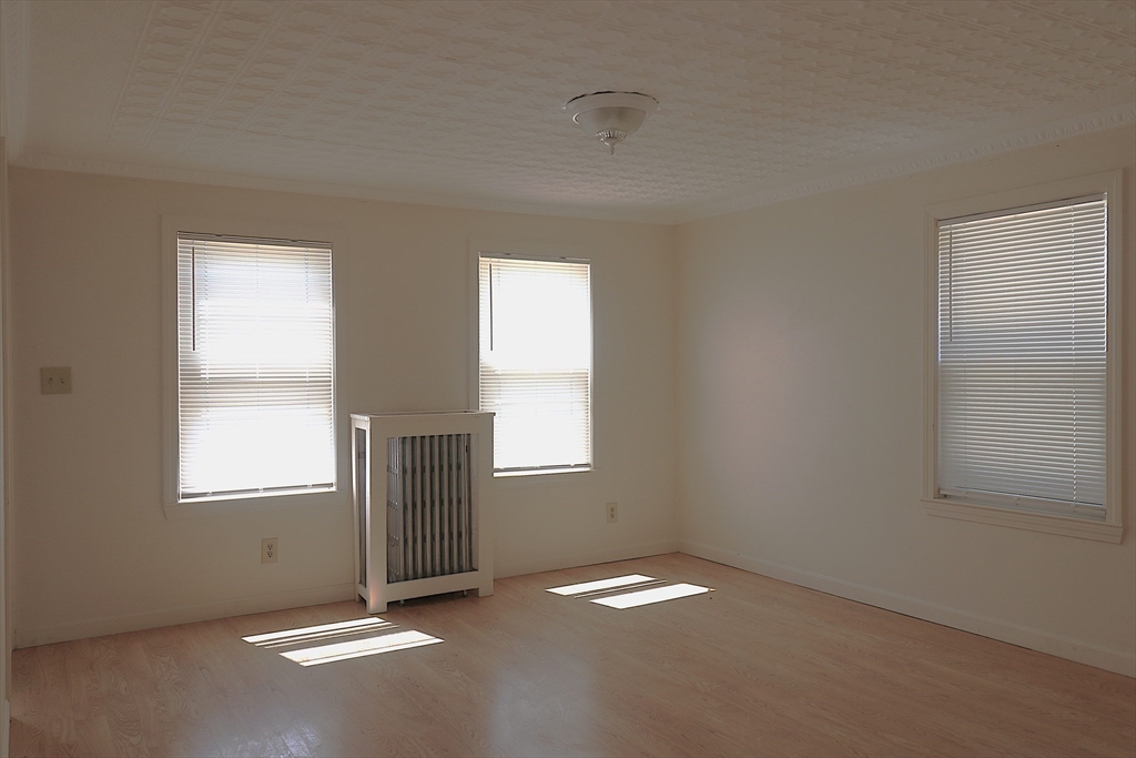 242 Water St, Wakefield