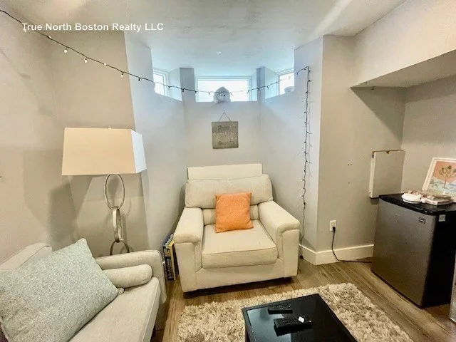 18 Atlantic St, South Boston