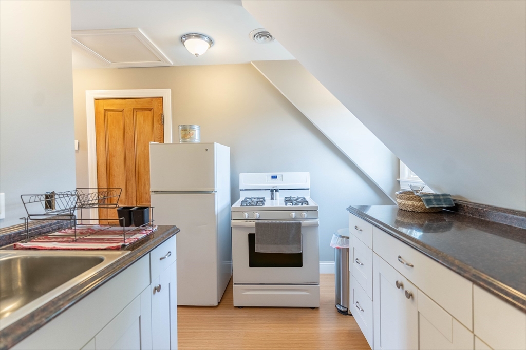 18 Chestnut St, Wakefield