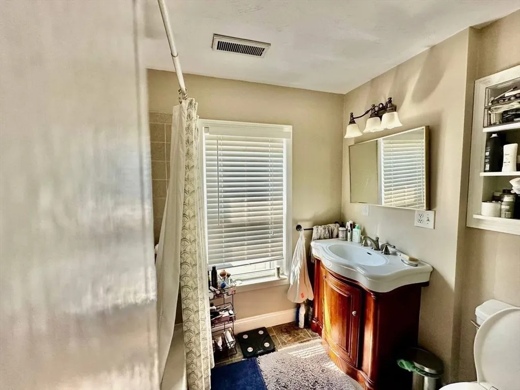 159 K St, South Boston