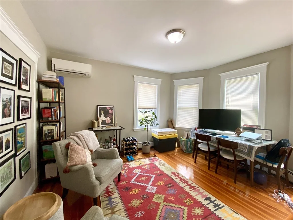 1011 Washington St, Newton