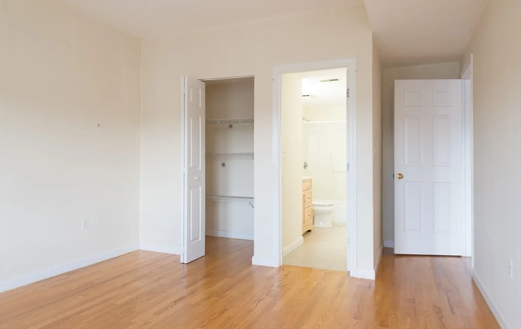 2456 Massachusetts Ave, North Cambridge