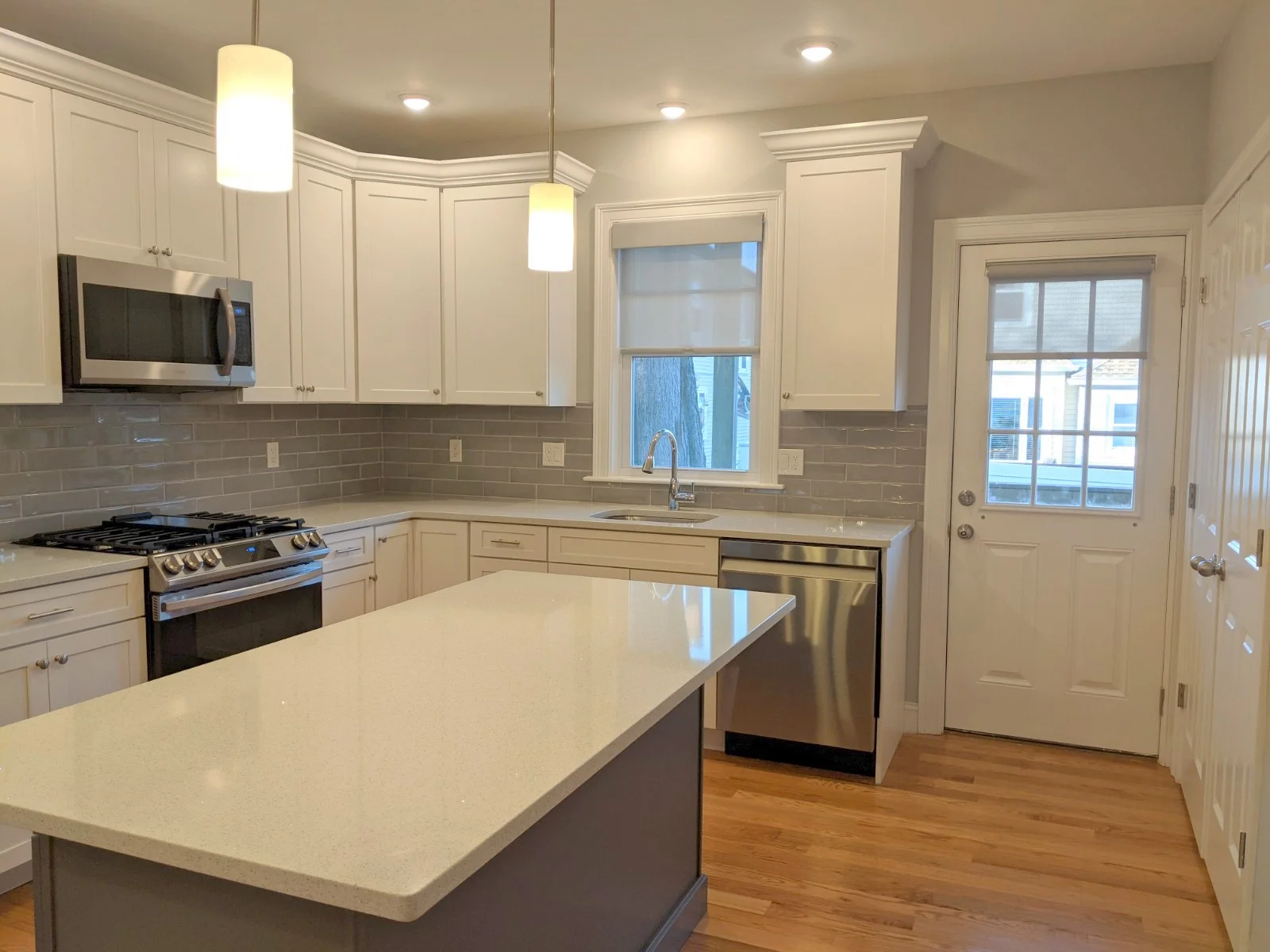 16 Bowen Ave, South Medford