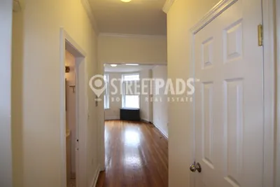 15 Green St, North Brookline