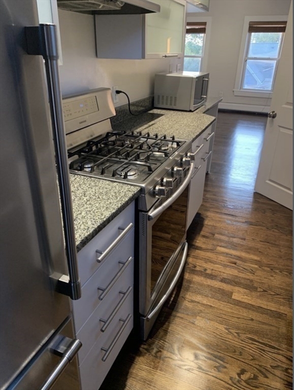 13 Bartlett St, Somerville
