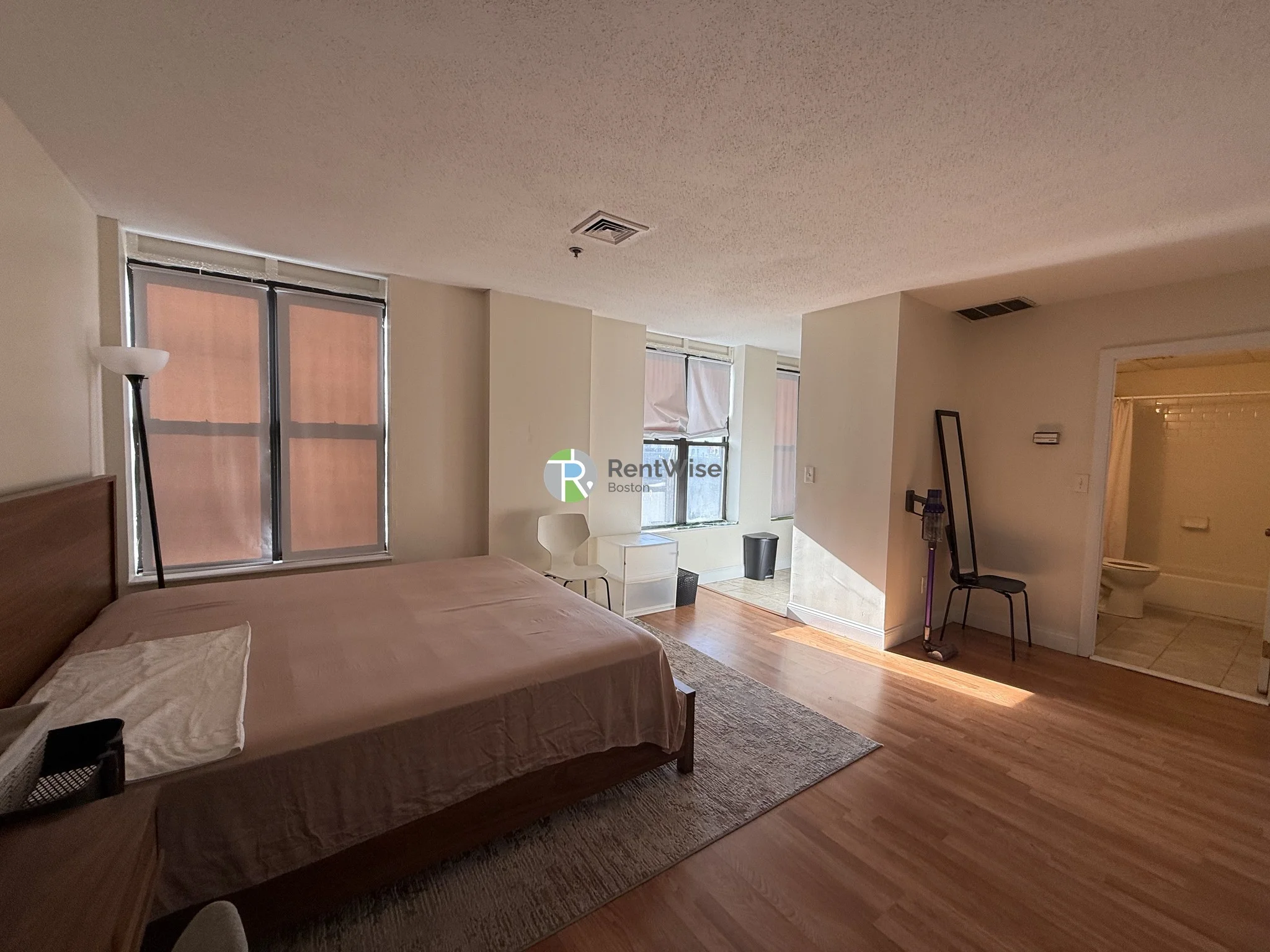 1126 Boylston St, Fenway