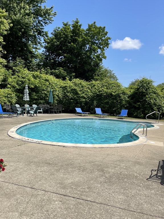 50 Cambridge Rd, Woburn