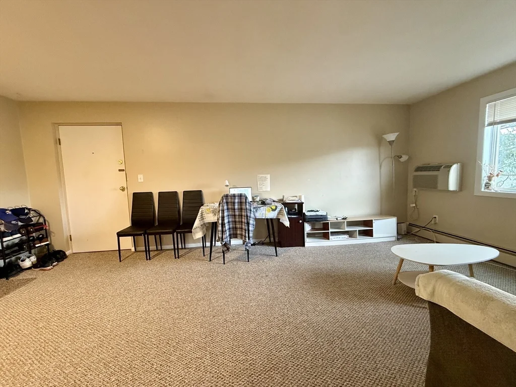 69 Newton St, Waltham