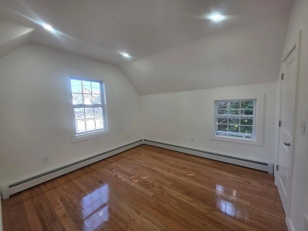 5 N Central Ave, Wollaston