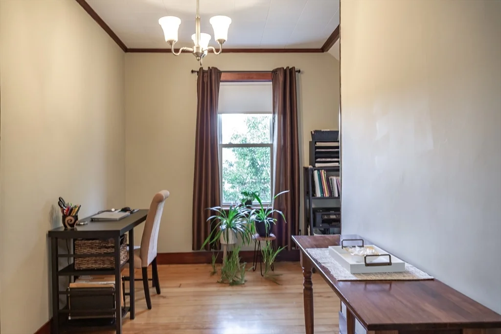 256 Maple St, Fall River