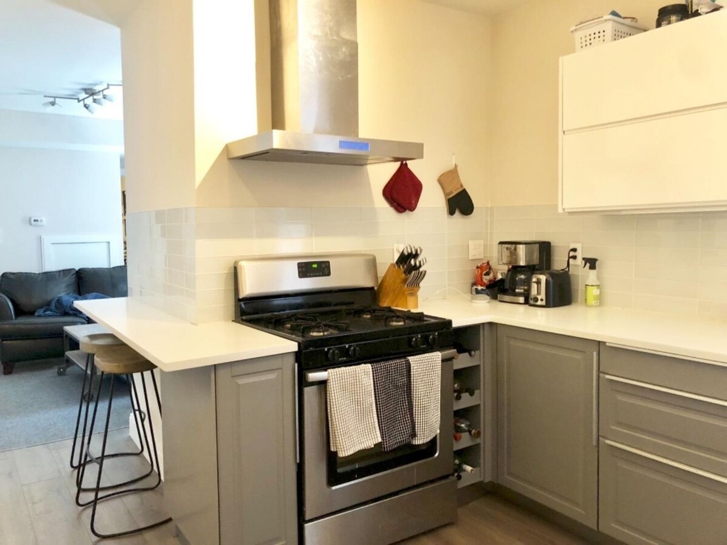 13 Carpenter St, South Boston