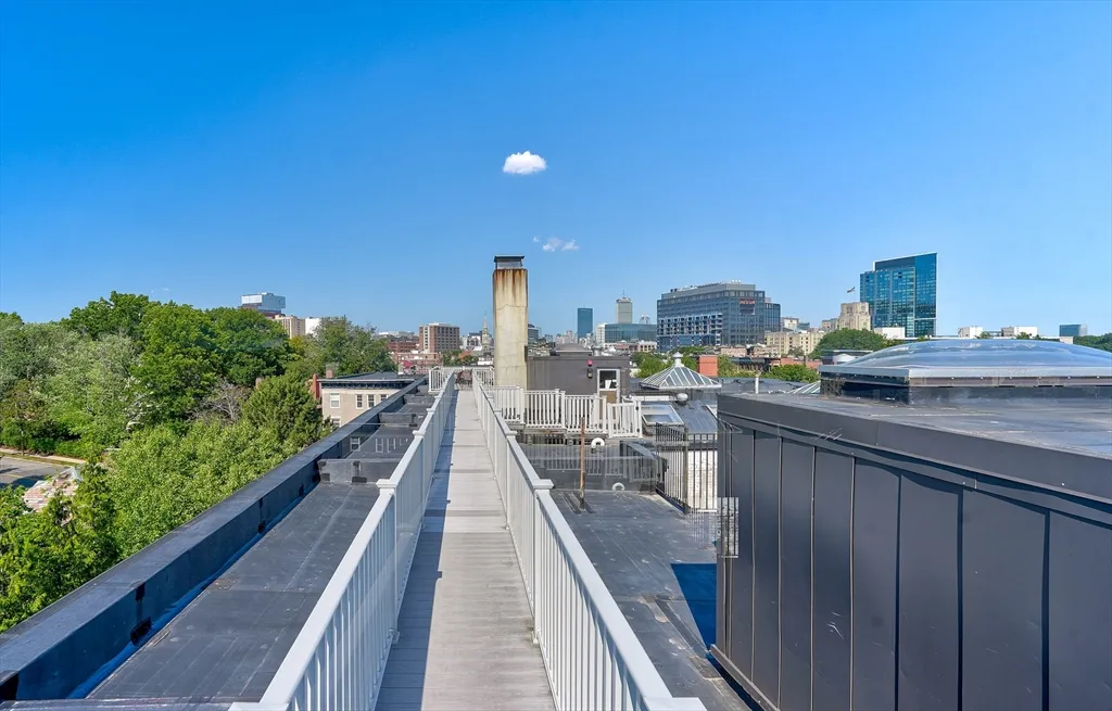 1064 Beacon St, Longwood