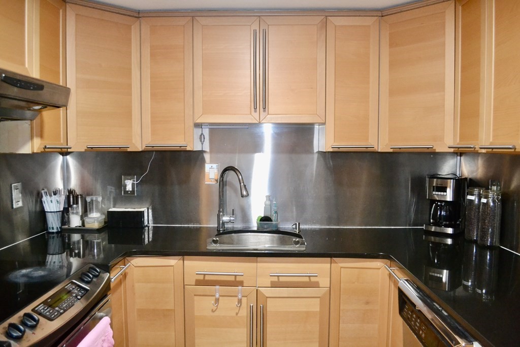 10 Rogers St, East Cambridge