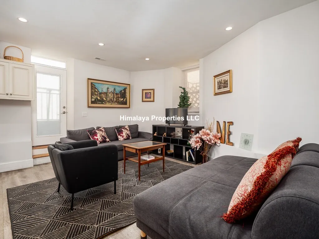 2 Buckley Ave, Jamaica Plain