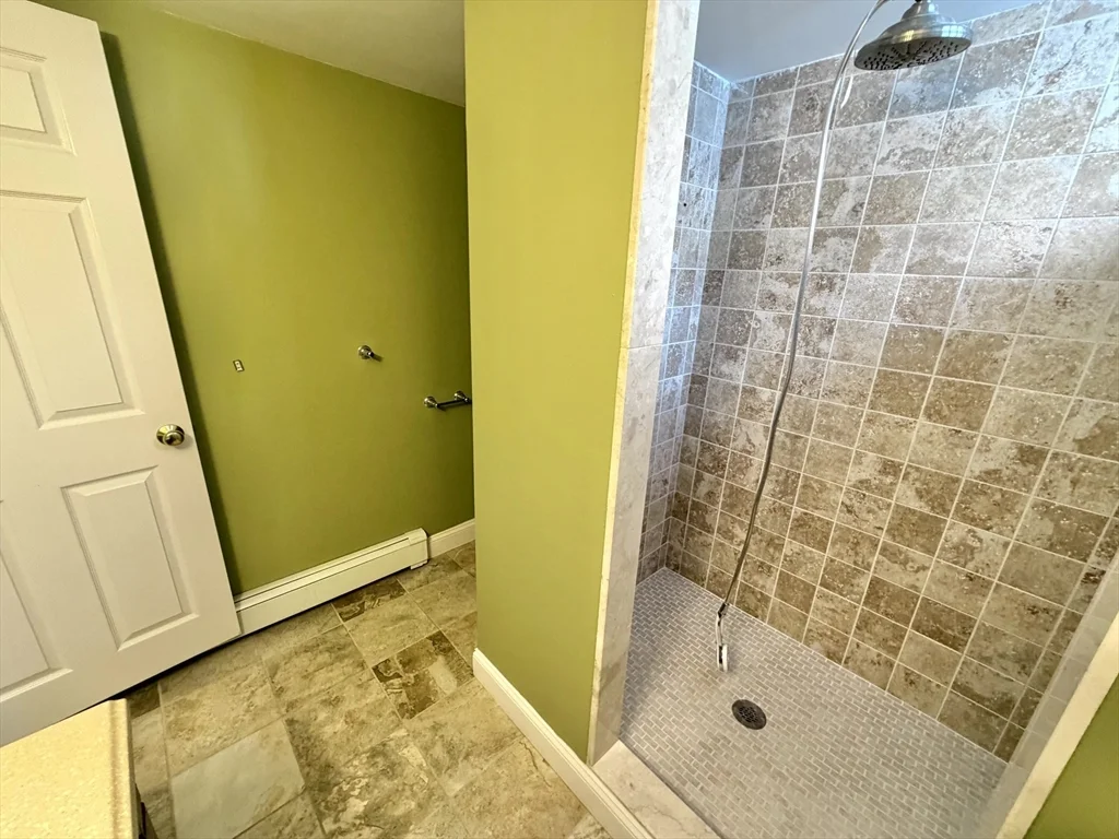 31 Oakley Rd, Watertown