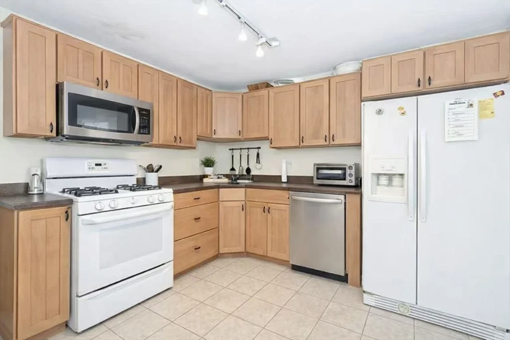 198 Cohasset St, Worcester