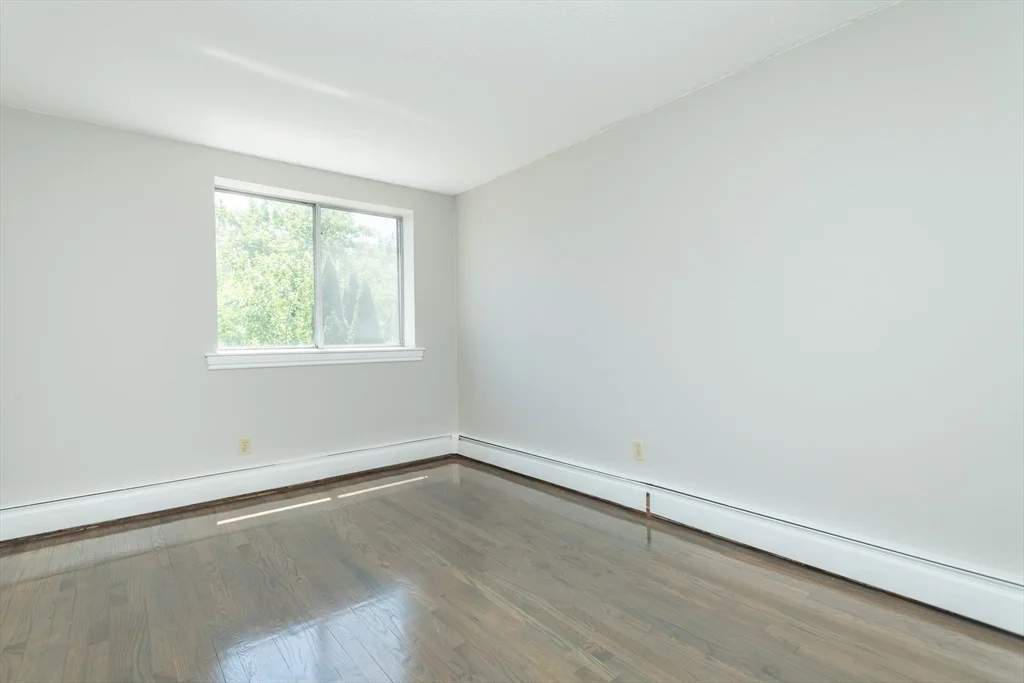 14 Murdock, Ball Square