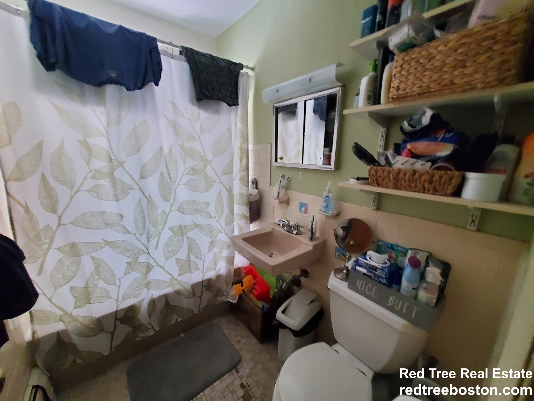 35 Westgate Rd, Chestnut Hill