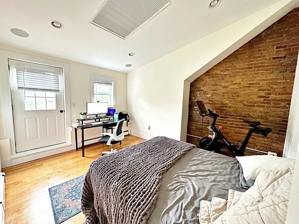 187 Everett St, East Boston