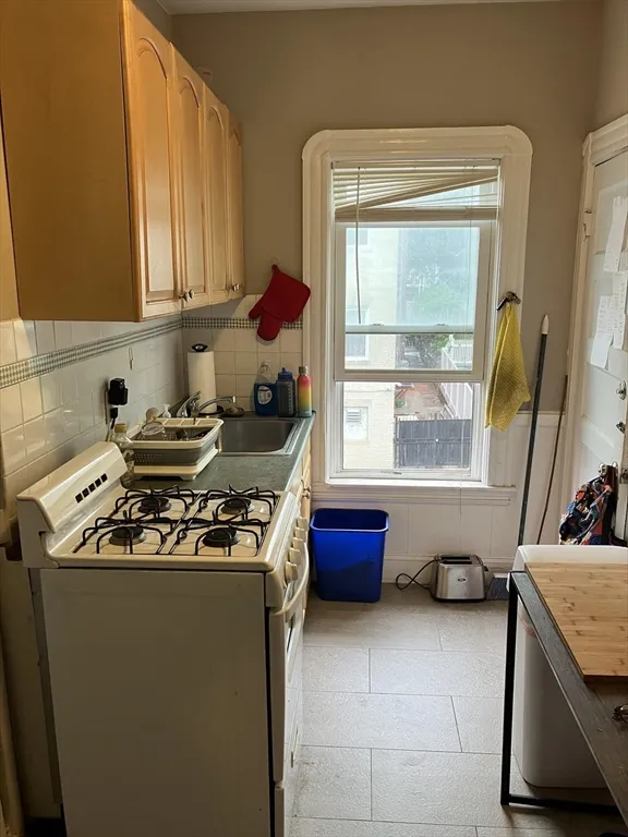 1109 Broadway, Teele Square