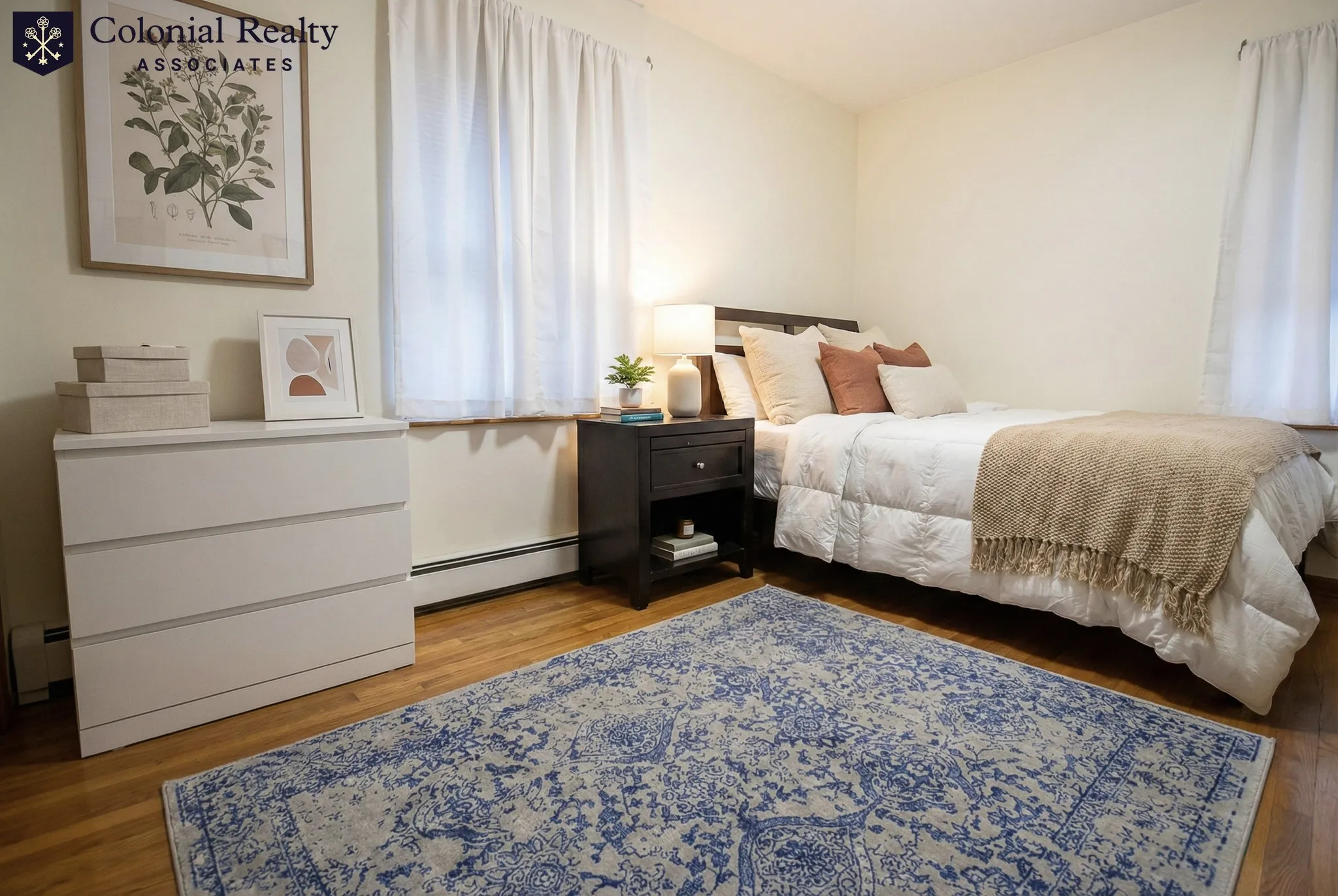 551 Washington St, Oak Square