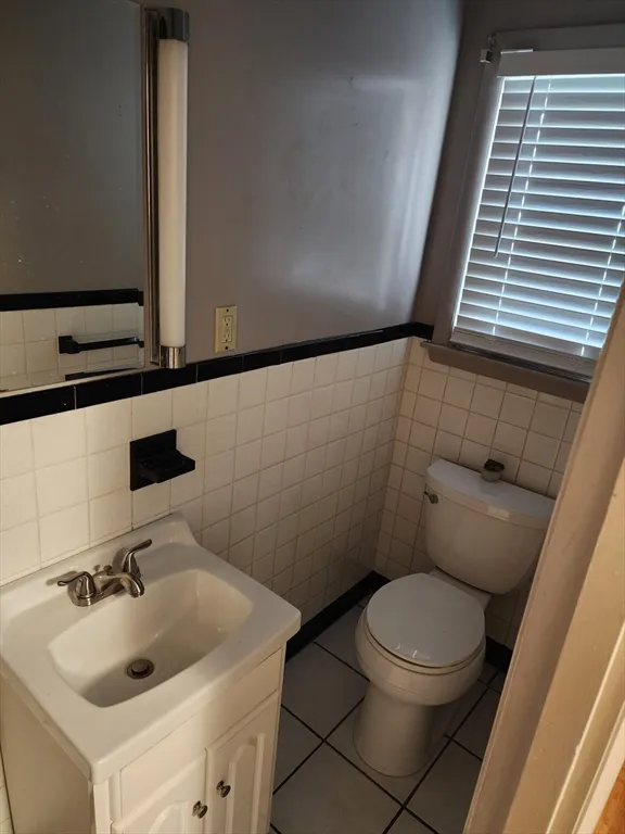 91 Whitcomb Dr, Lancaster