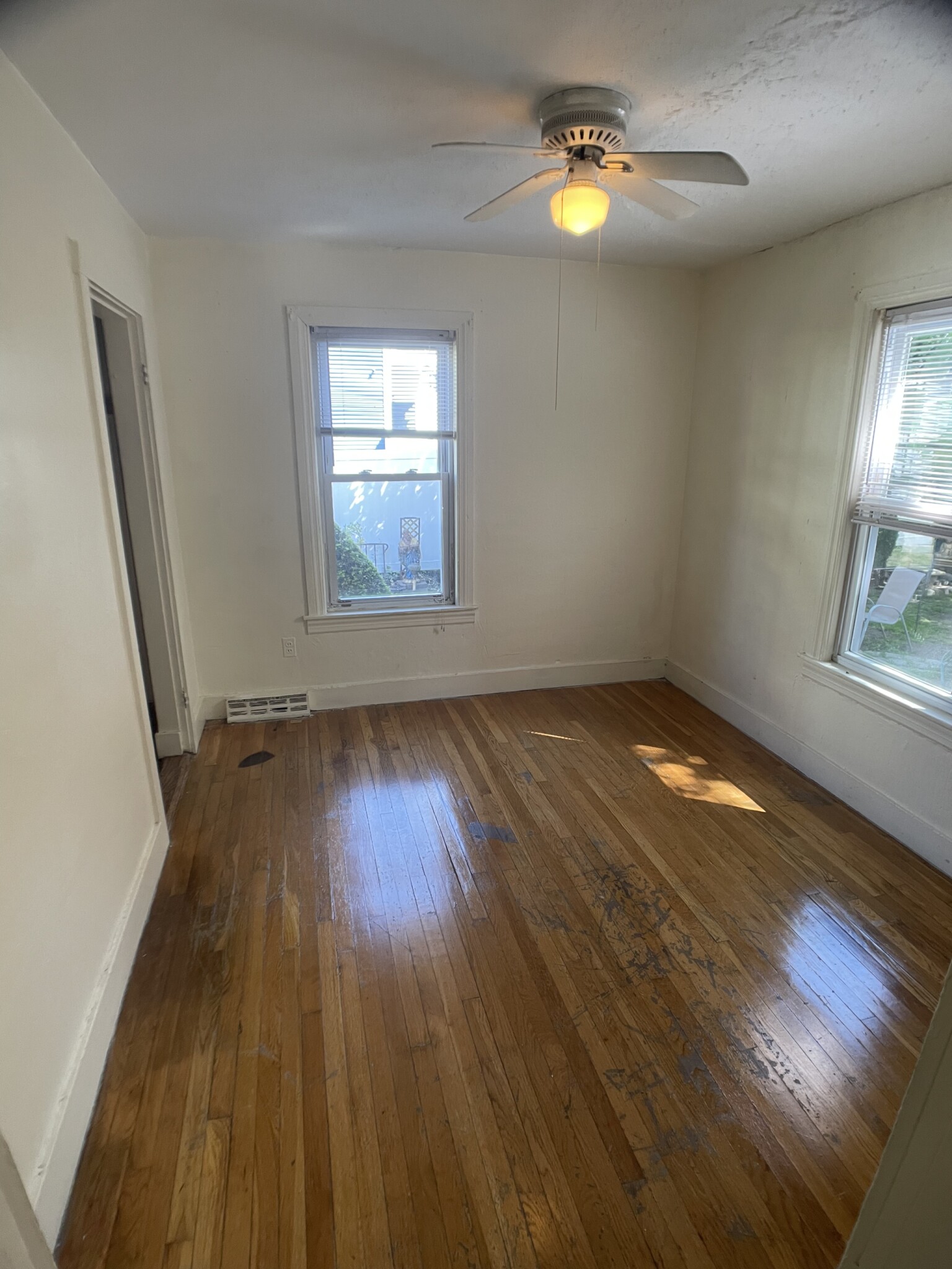 38 Hanson St, Ward Two