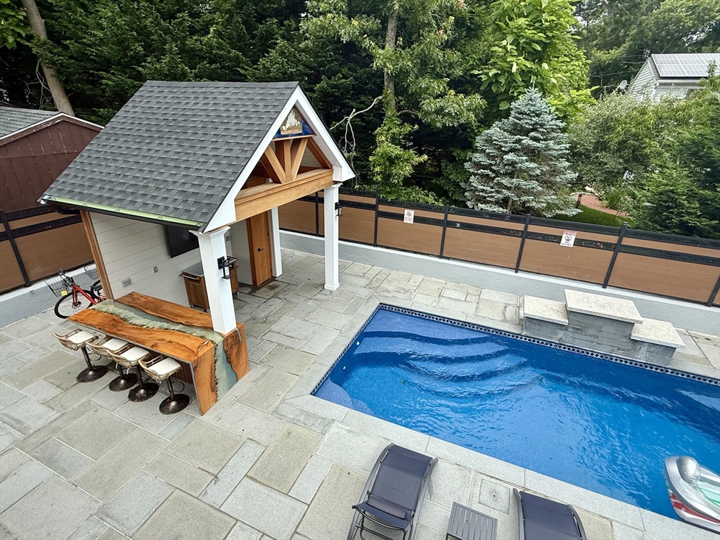 14 Bernard Circle, Tisbury