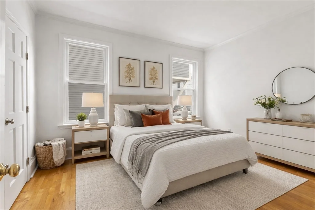 114 Trowbridge, Mid Cambridge