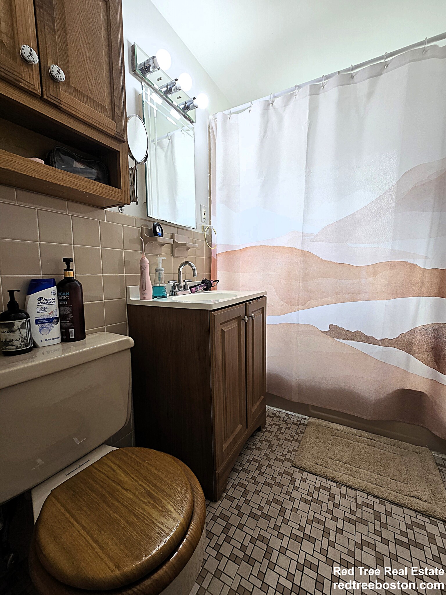 54 Bryon Rd, Chestnut Hill