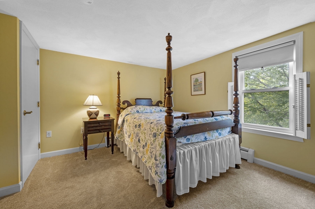 8 Risley Rd, Marblehead Neck