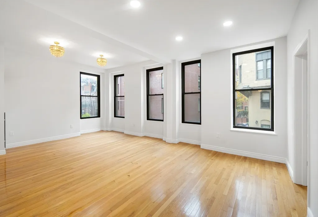 4 Charlesgate E, Back Bay