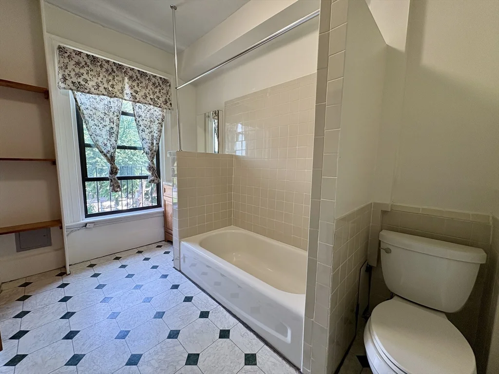 49 Dwight St, South End