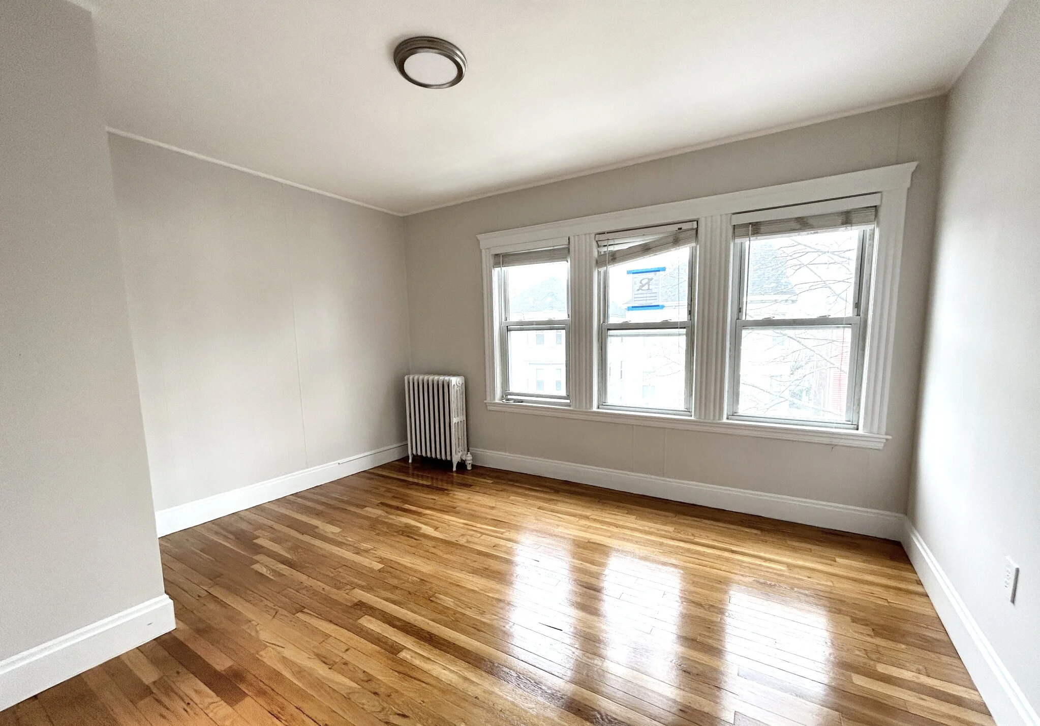 120 Hillside St, Mission Hill
