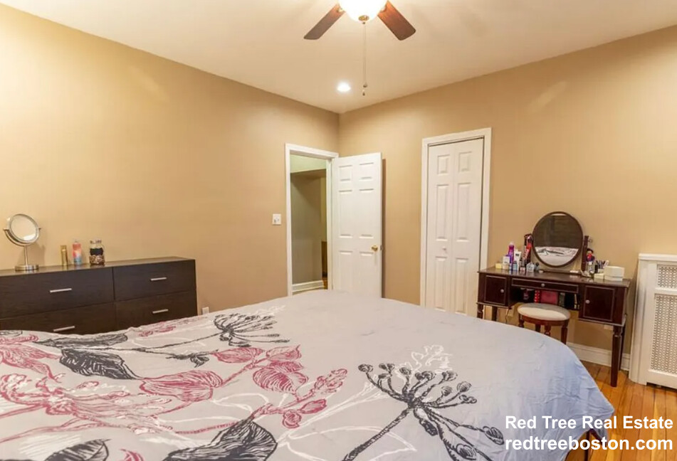 1404 Commonwealth Ave, Brighton