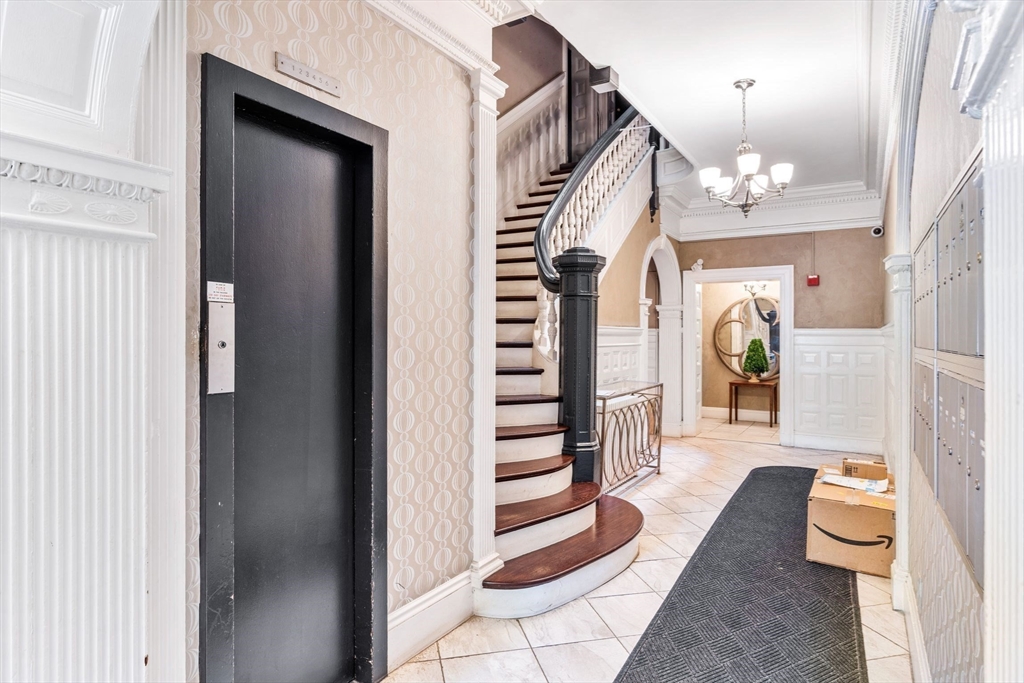 373 Commonwealth Ave, Back Bay