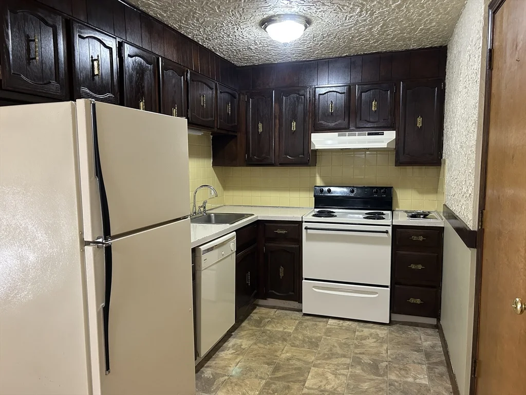 75 Winthrop St, Everett