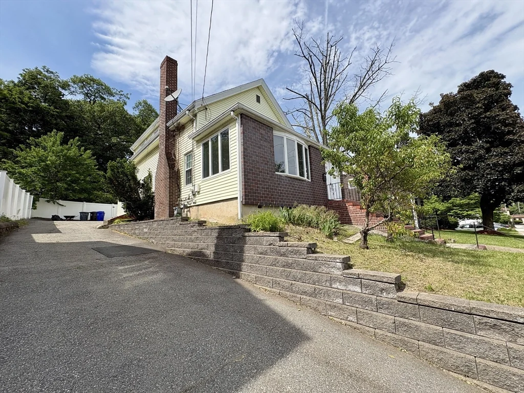 1318 Salem St, Malden