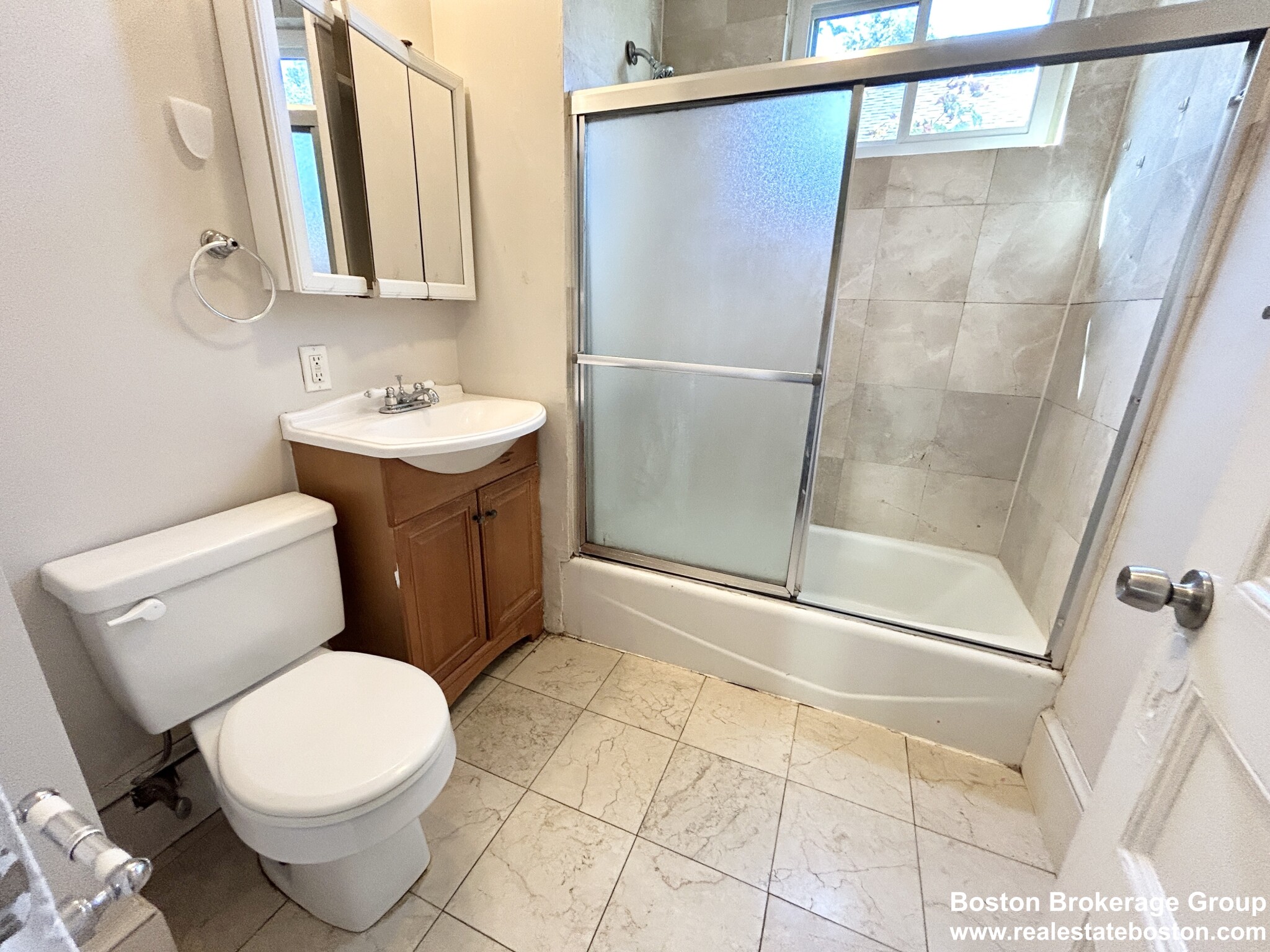 112 Hillside St, Mission Hill