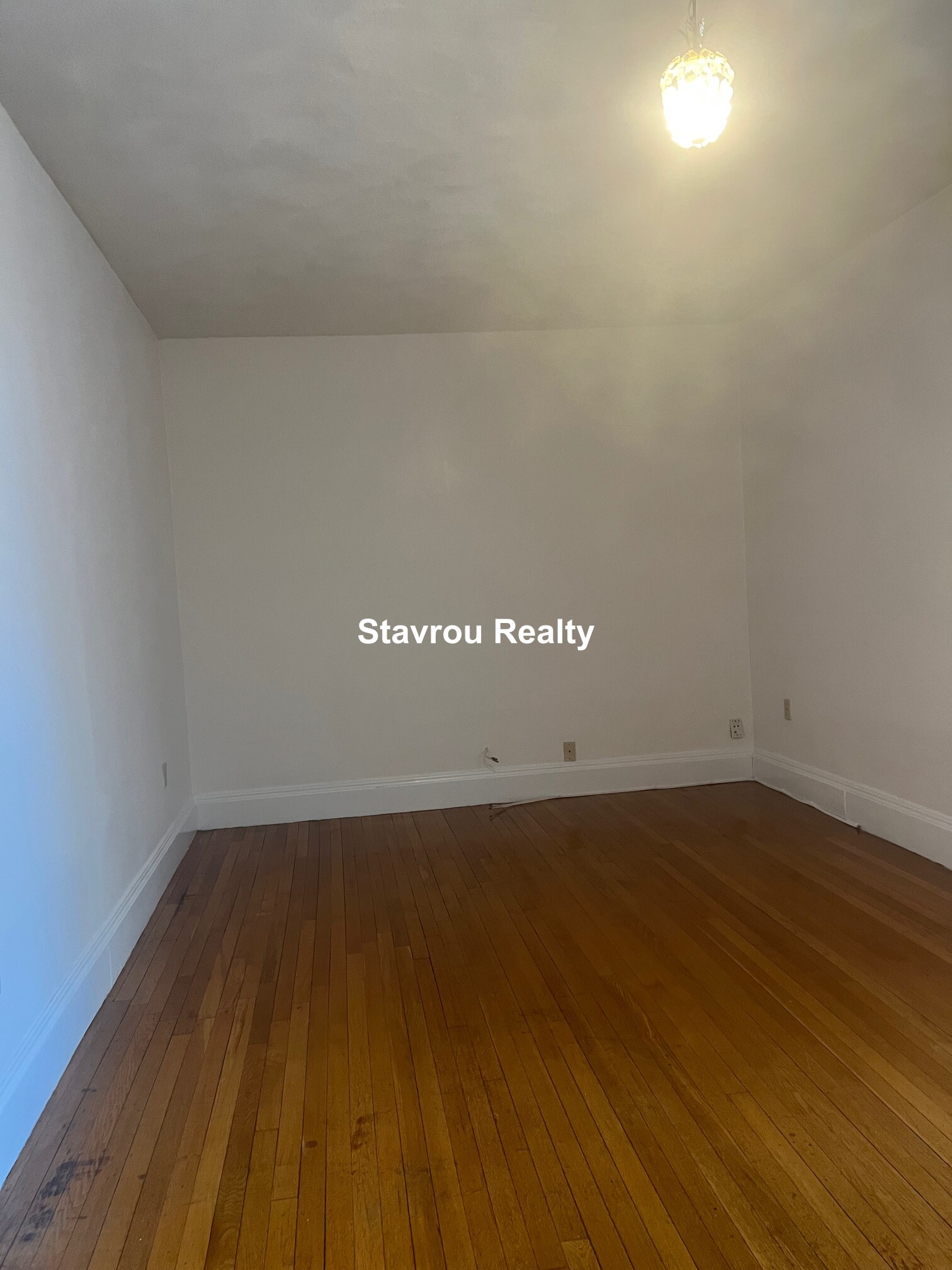 1677 Beacon St, Aspinwall Hill