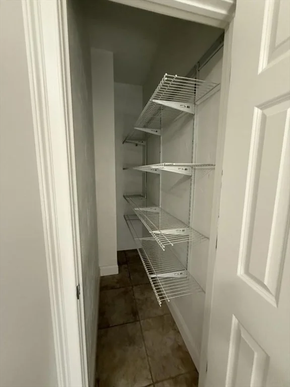 517 President, Fall River