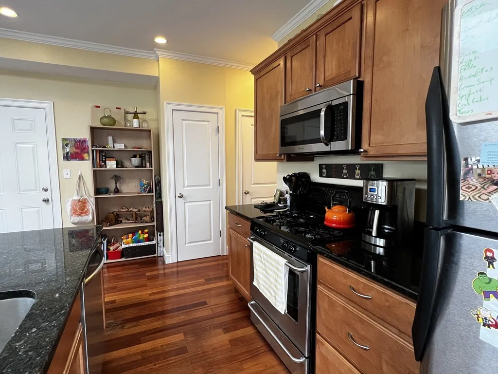 35 Magnolia Ave, Mid-Cambridge