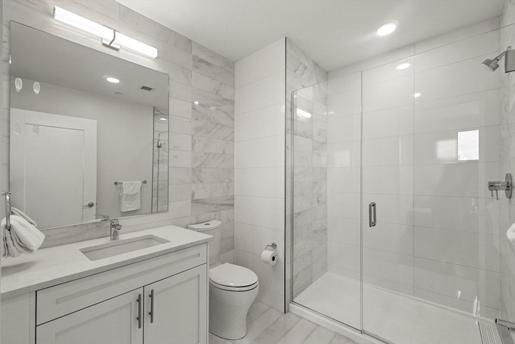 301 Border St, East Boston