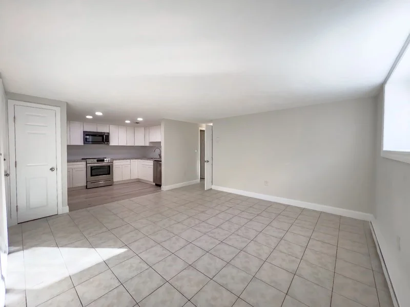 592 American Legion Highway, Roslindale