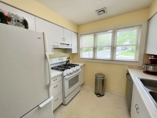 14 Angela Ln, Watertown