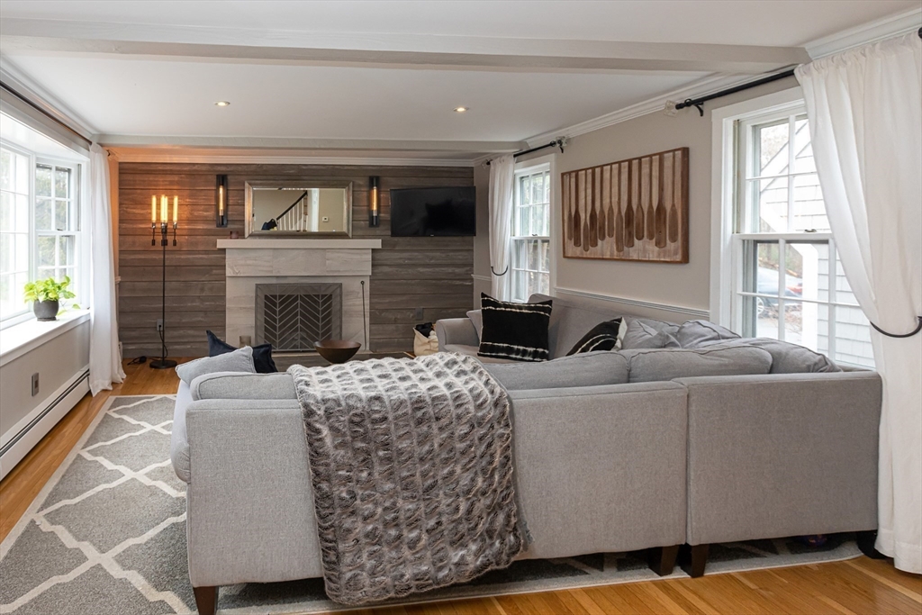 1142 Main St, Hingham